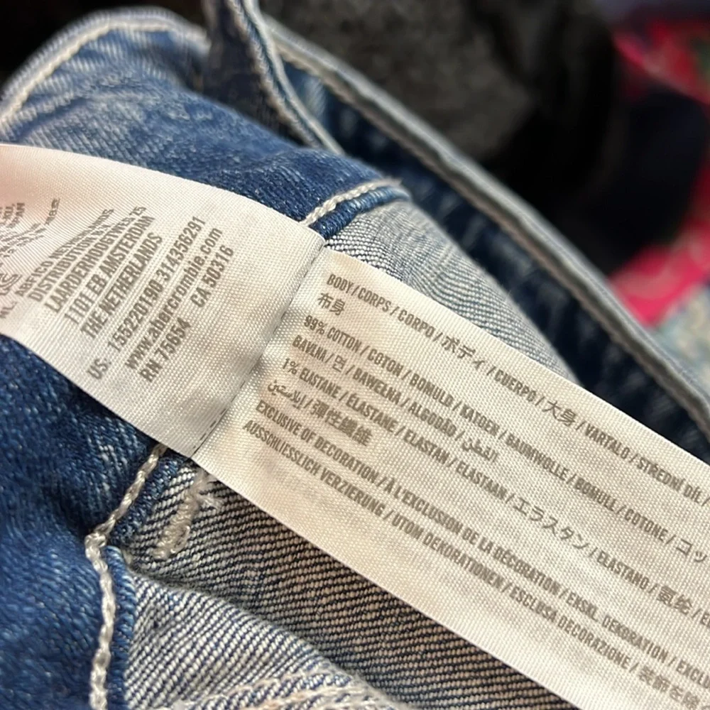 NWT A&F Ultra High Rise Straight Belted Snap‎ Waist Blue Jeans- 0